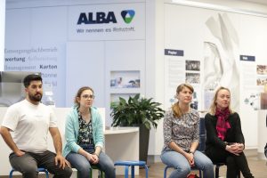 Teilnehmende im ALBA Kunden- und Umweltzentrum