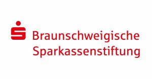 Logo Braunschweigische Sparkassenstiftung. Logo in rot mit dem Sparkassensymbol, das wie ein S im Spiegel mit Punkt drauf aussieht.